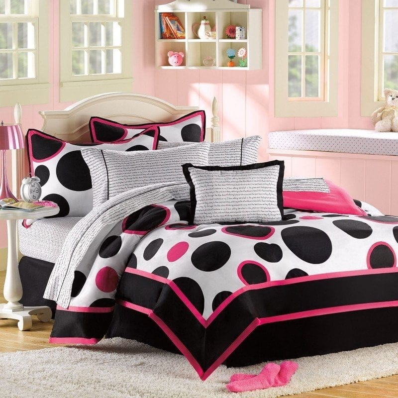 Choosing Black and White Bedding For Teens